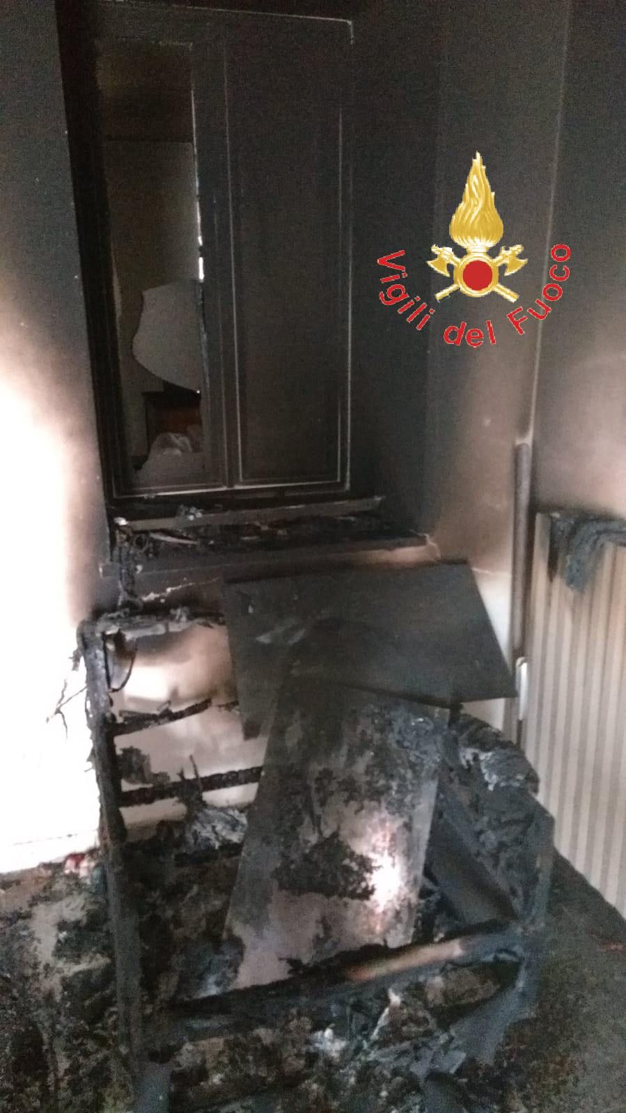 Abitazione in fiamme nel Catanzarese, una vittima