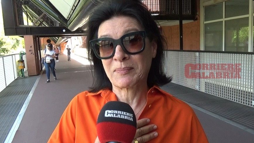 Paloma Picasso all’Unical: «Fate vedere Guernica, la forza del dipinto è il suo messaggio» – VIDEO