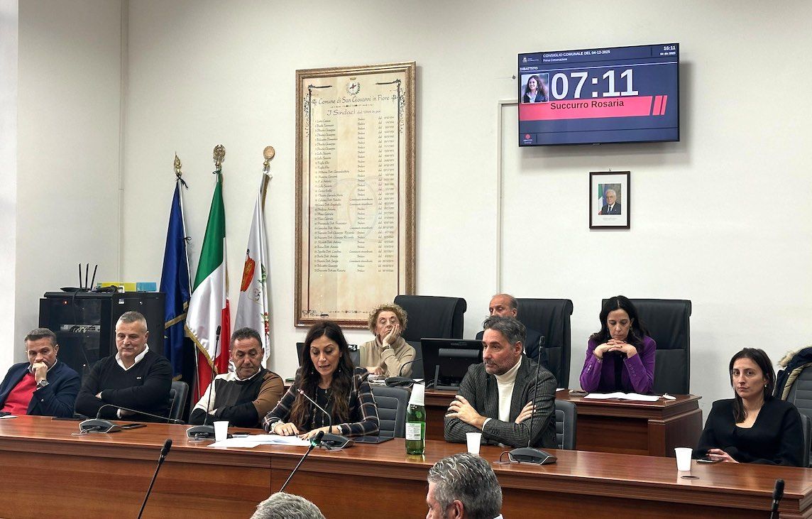 Succurro non si dimette da sindaco e sceglie la decadenza: «Ho scelto la strada che tutela la città e i cittadini»