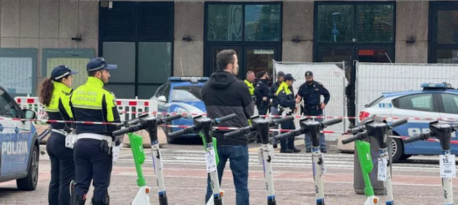 Verona, aggredisce i poliziotti e viene ucciso da un agente