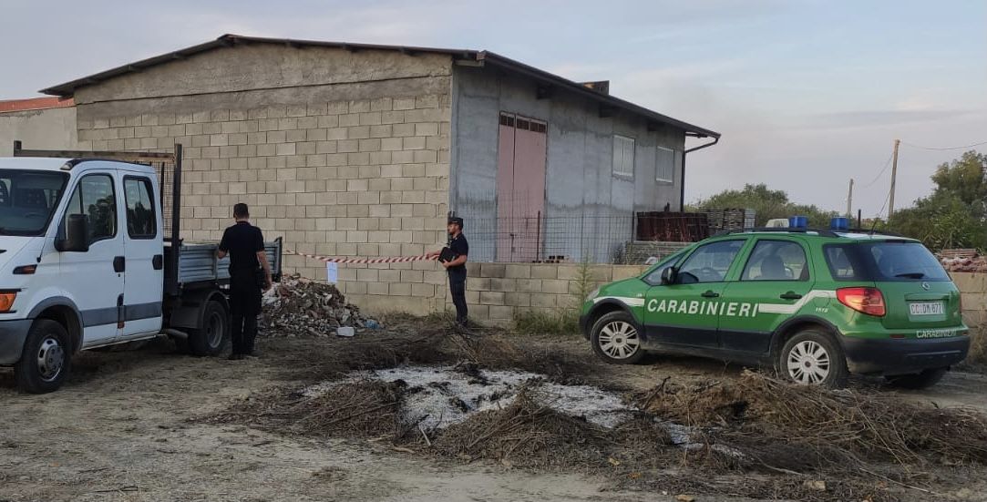 Smaltimento illecito di rifiuti, deferito un 39enne del Crotonese