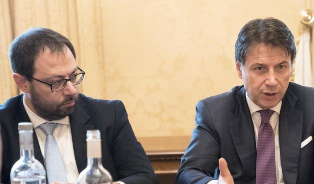 Fine del lockdown a tappe per regioni, confortano i numeri della Calabria