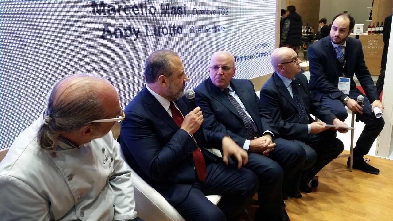 Verona, Oliverio ha inaugurato lo spazio della Calabria al Vinitaly