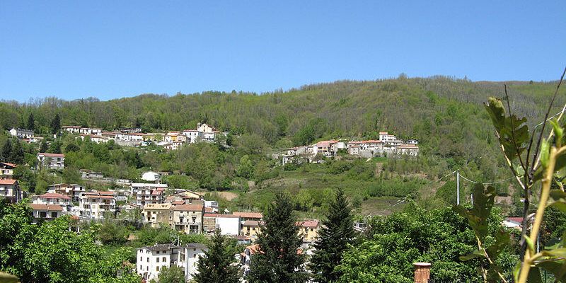 Aumentano i contagi a Colosimi e il sindaco ripristina il coprifuoco alle 23
