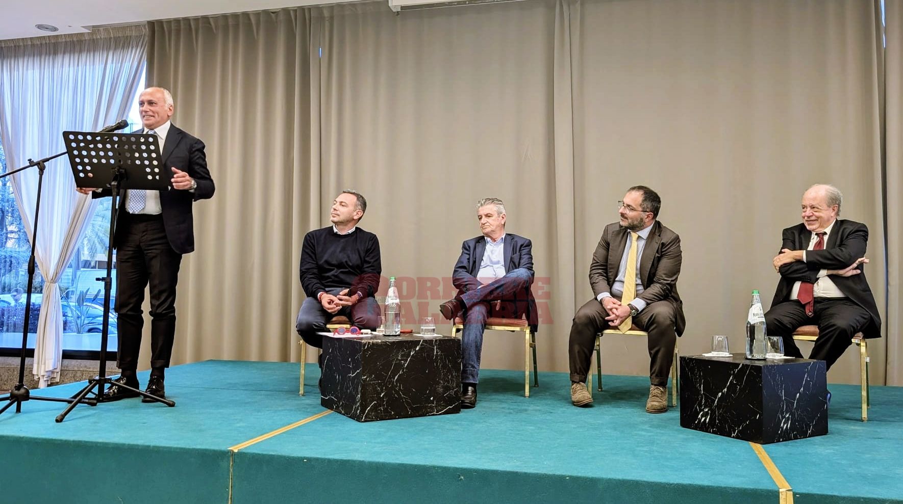 I socialisti riuniti a Rende, Principe e Maraio chiedono una tregua a Caruso e Incarnato: «Fondamentale riprendere il dialogo»