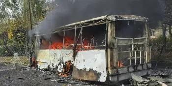 Raid russo sui bus, strage a Kramatorsk: 33 morti