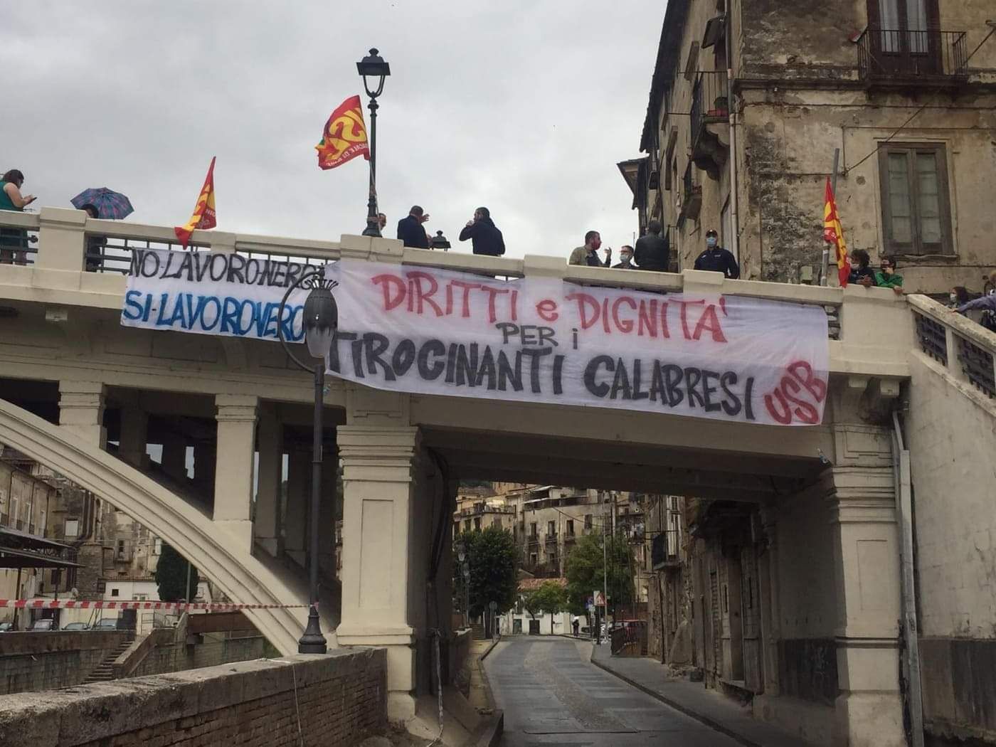 La protesta dei tirocinanti fa tappa al Giro d'Italia