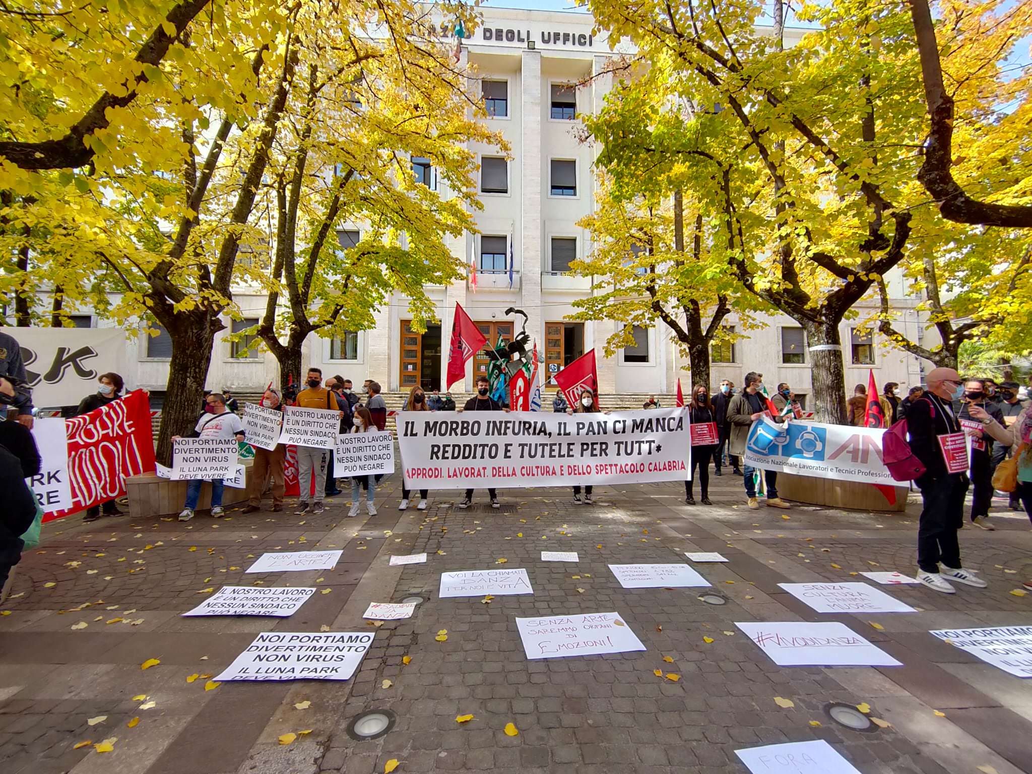 Artisti in piazza per salvare la cultura. «Il rischio è l'ecatombe» -VIDEO