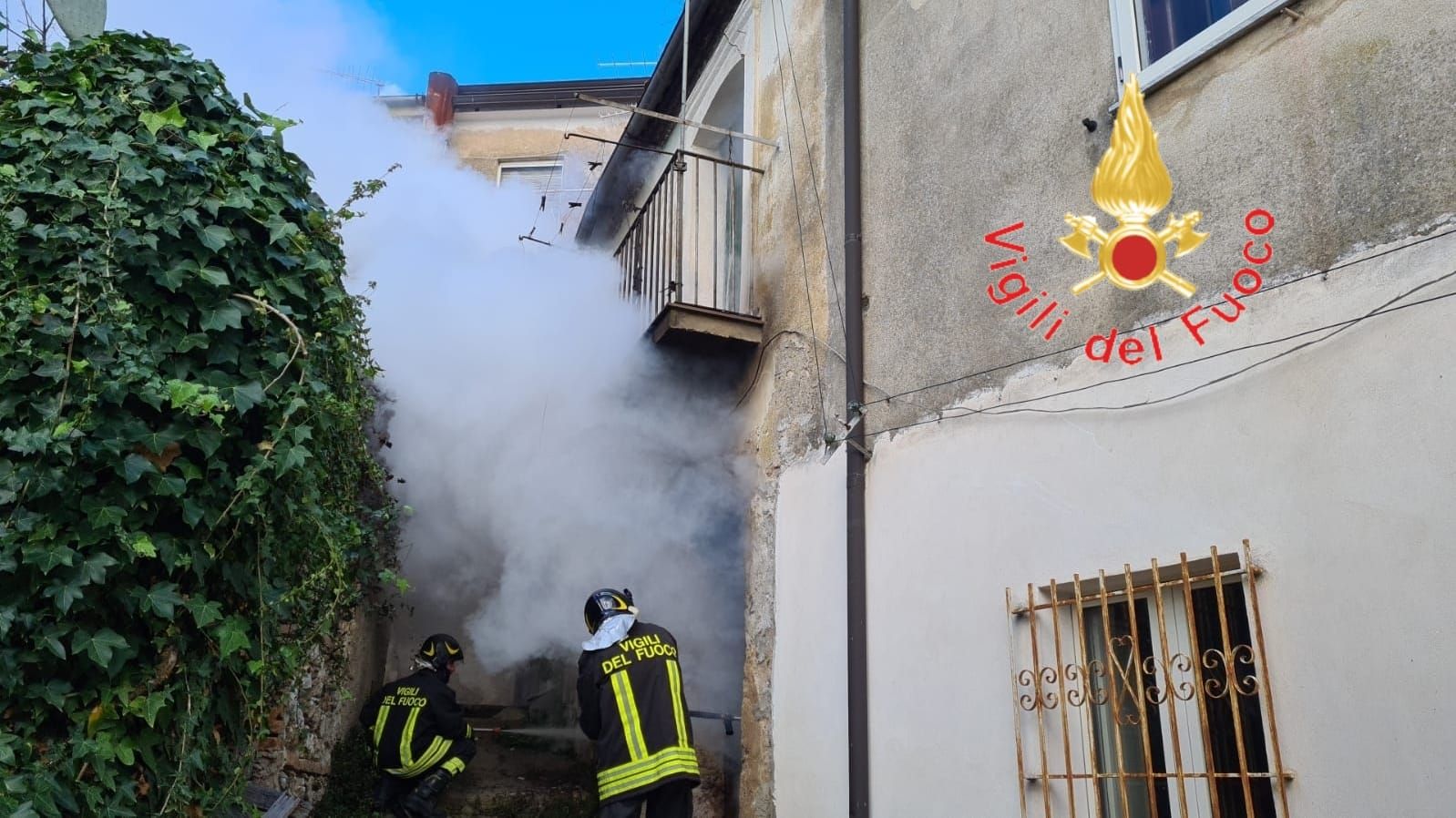 Curinga, incendio in un appartamento del centro storico