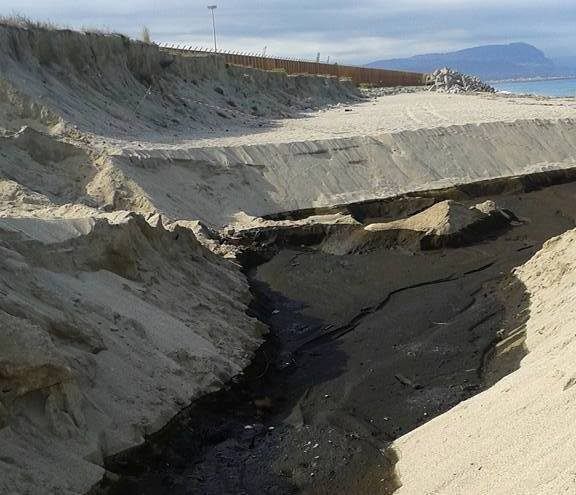 Canale dei veleni, il disastro ambientale (annunciato) e il sonno della Regione