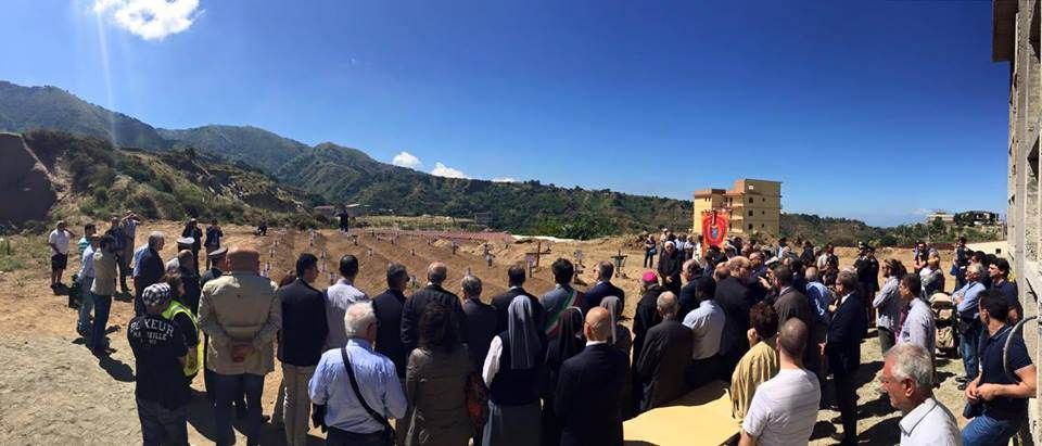 Sepolte a Reggio le 45 vittime senza nome del naufragio