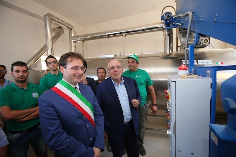 Zagarise, inaugurata l'isola ecologica