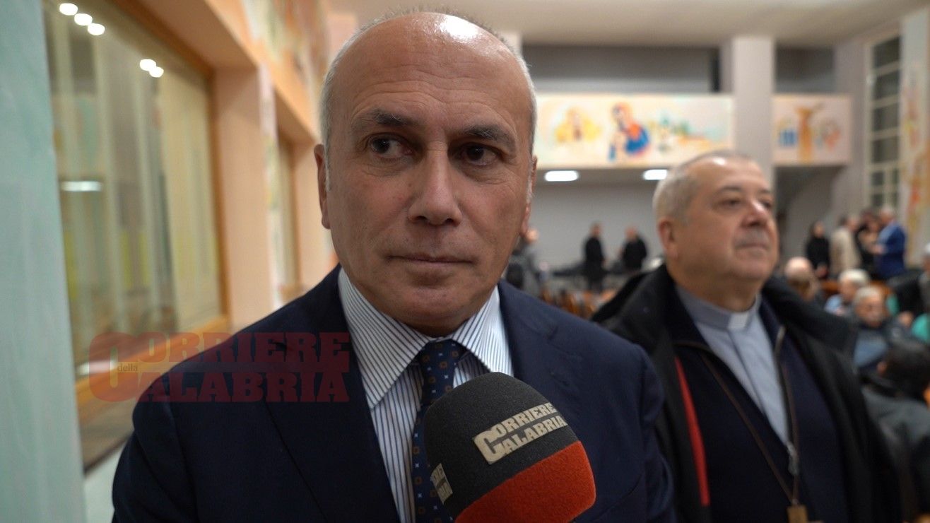 Cosenza, conferenza del sindaco sui concorsi pubblici espletati dall’Amministrazione comunale