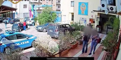 Permessi illegali ai migranti, arrestato latitante afgano sfuggito a un blitz a Crotone