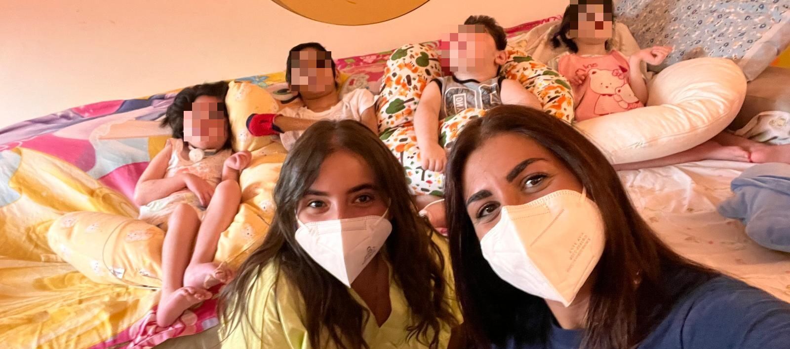 Elsa ancora non parla ma sorride. E riesce a mangiare solo omogenizzati