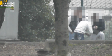 Arrestato a Manchester un latitante a capo di una organizzazione italo-albanese con ramificazioni in Calabria – VIDEO