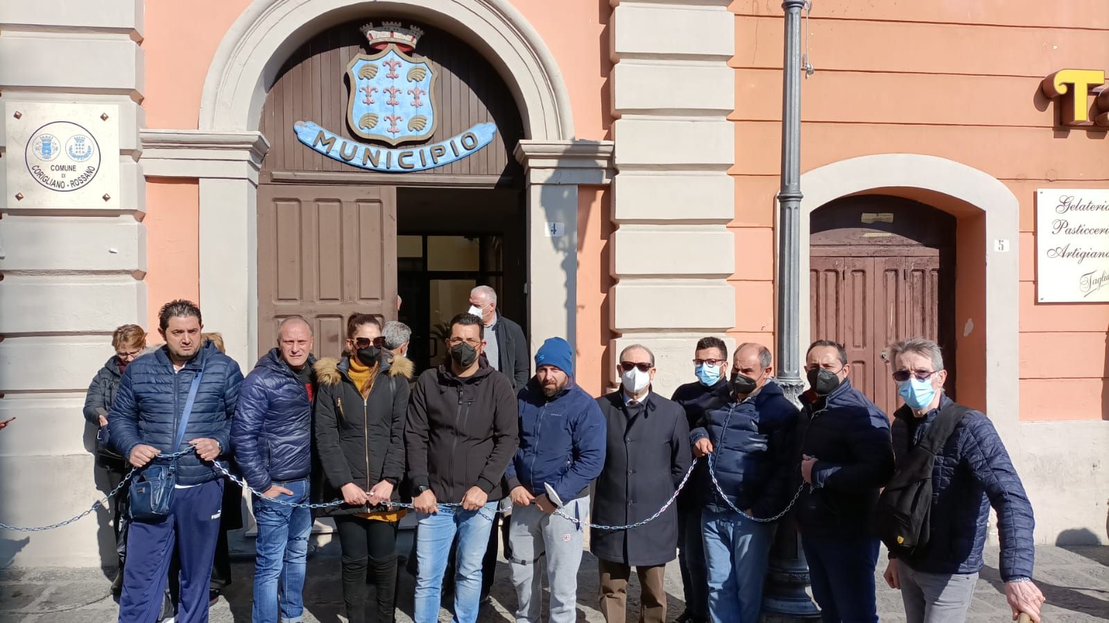 Refezione scolastica a Corigliano Rossano, i dipendenti Siarc occupano la sala consiliare