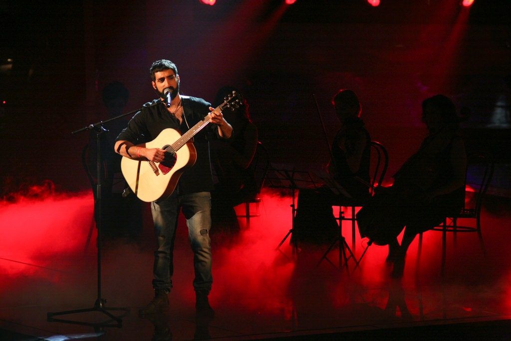 Fabio Curto conquista la finale di The Voice