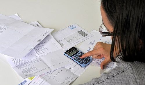 Bollette, nel 2023 in Calabria -34% per l’elettricità e -27% per il gas