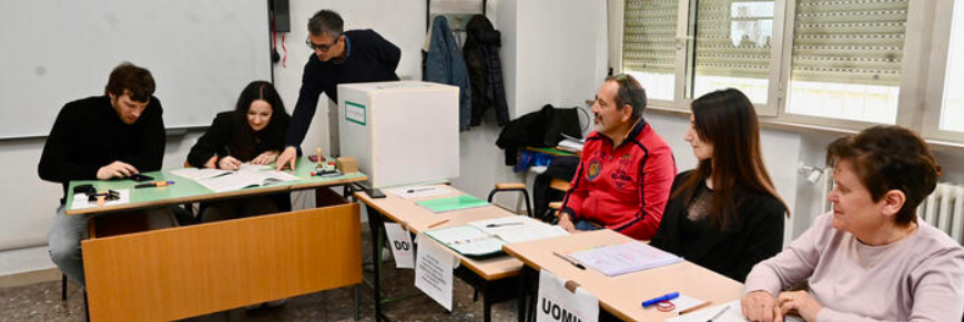 Abruzzo, l’affluenza alle 12 cresce di oltre il 2% rispetto al 2019