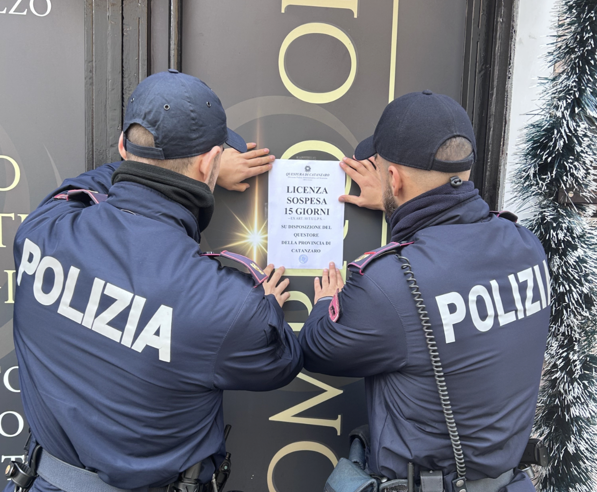 Violazioni antiriciclaggio, il questore di Catanzaro sospende la licenza a un “Compro Oro”