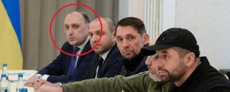 Assassinato negoziatore ucraino.  «Era una spia russa». Evacuazione sospesa