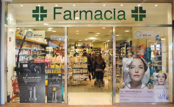 Tentata rapina in farmacia, due arresti a Cosenza