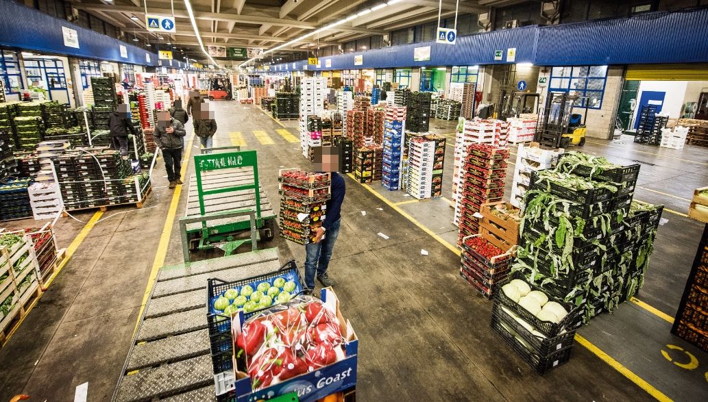 «Tu sei marocchino, noi siamo calabresi». Le ingerenze della ‘ndrangheta tra gli stand del Caat di Torino