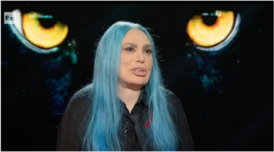 Loredana Bertè racconta la sorella Mimì. «Ma quella notte non le risposi…»