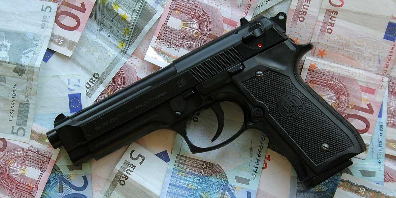 Reggio, tra i clan «una cabina di regia comune» per spartirsi i soldi delle estorsioni. «Uno voi e uno noi»