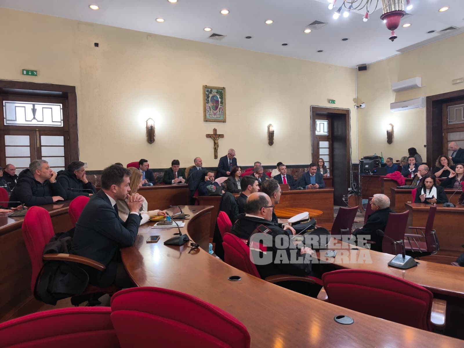 Vibo reagisce dopo l’attentato al presidente Iannello: «Violenza ingiustificabile, non arretreremo» – FOTO