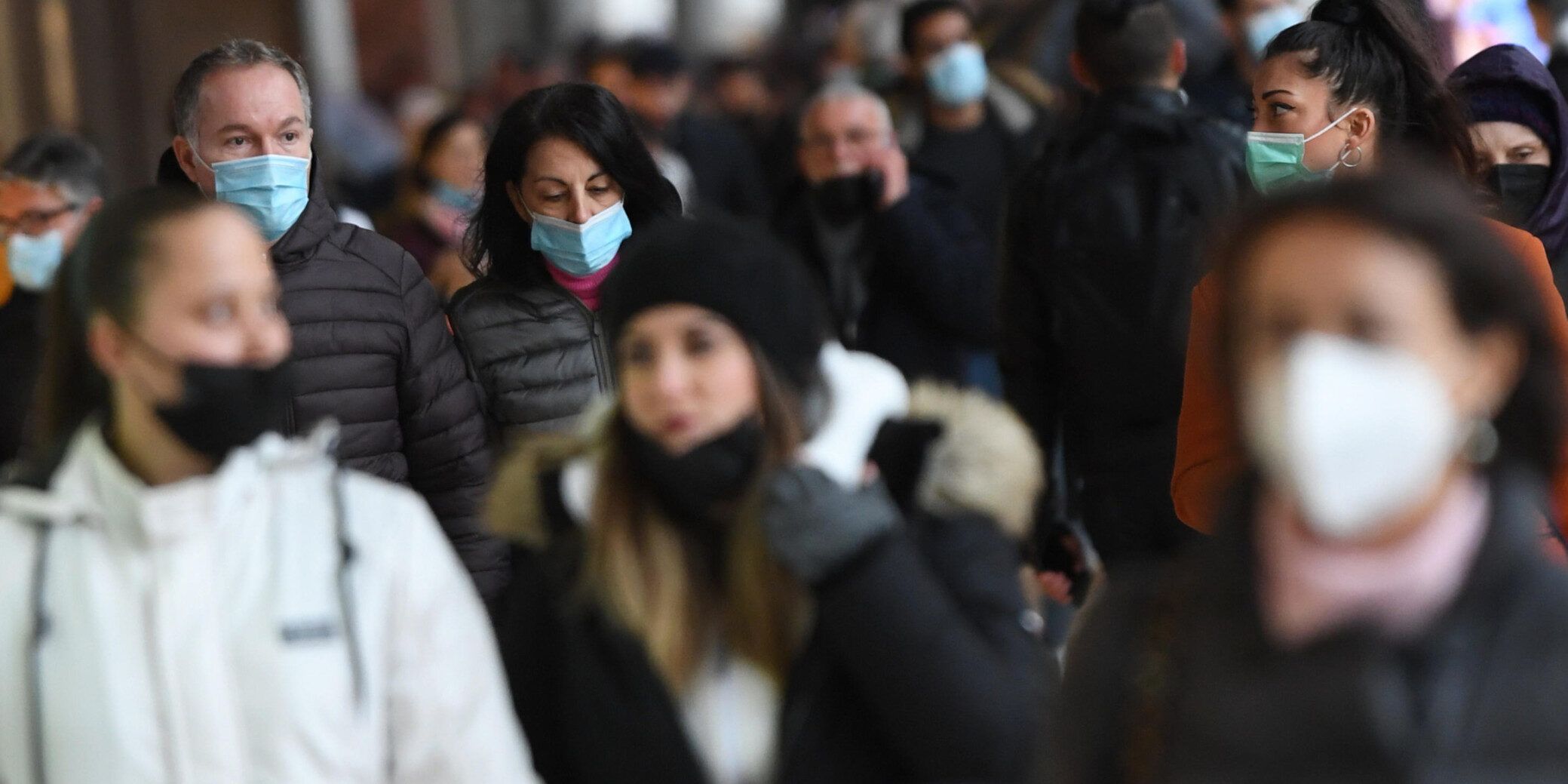 Da aprile via le mascherine (anche al chiuso) e niente pass