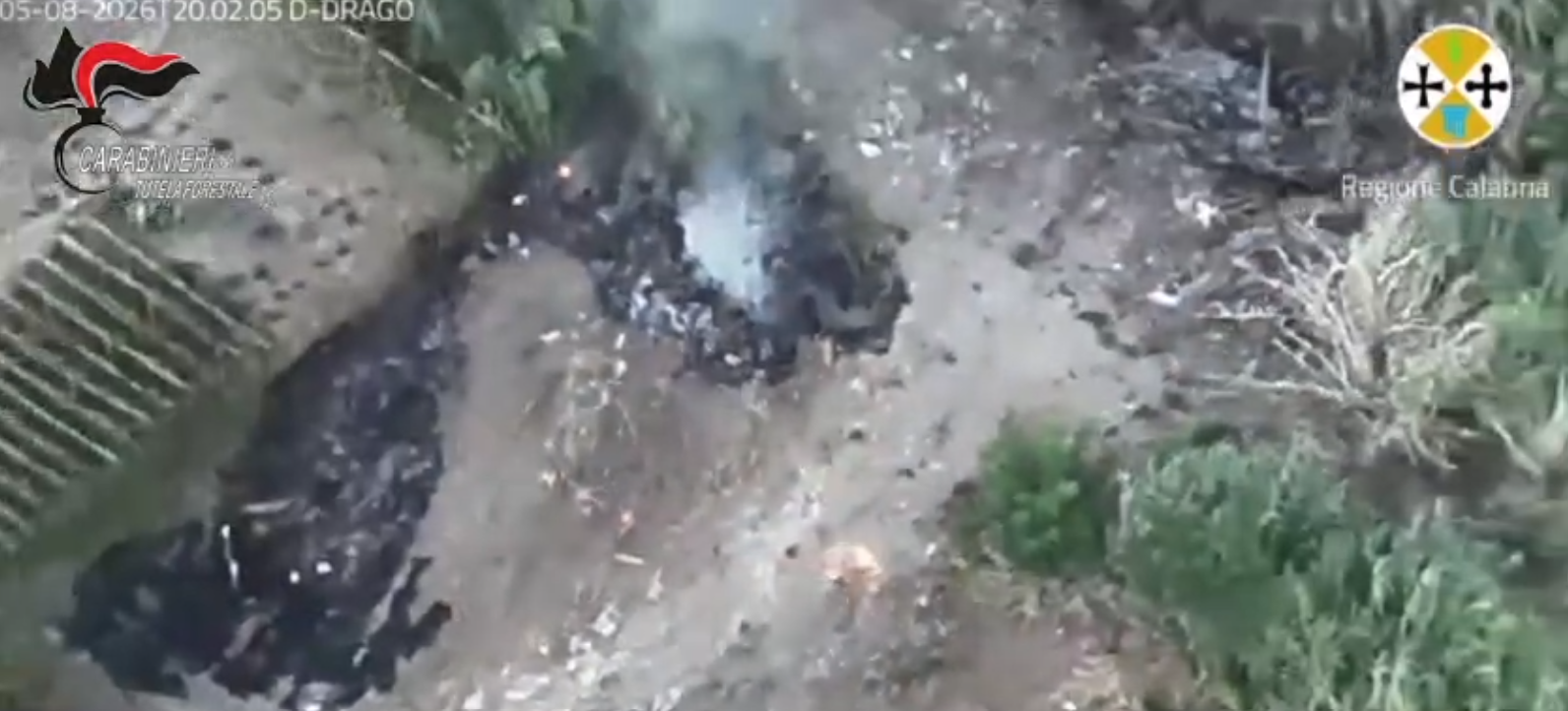 Incendio doloso a Rende, presunto piromane ripreso dalle telecamere – VIDEO