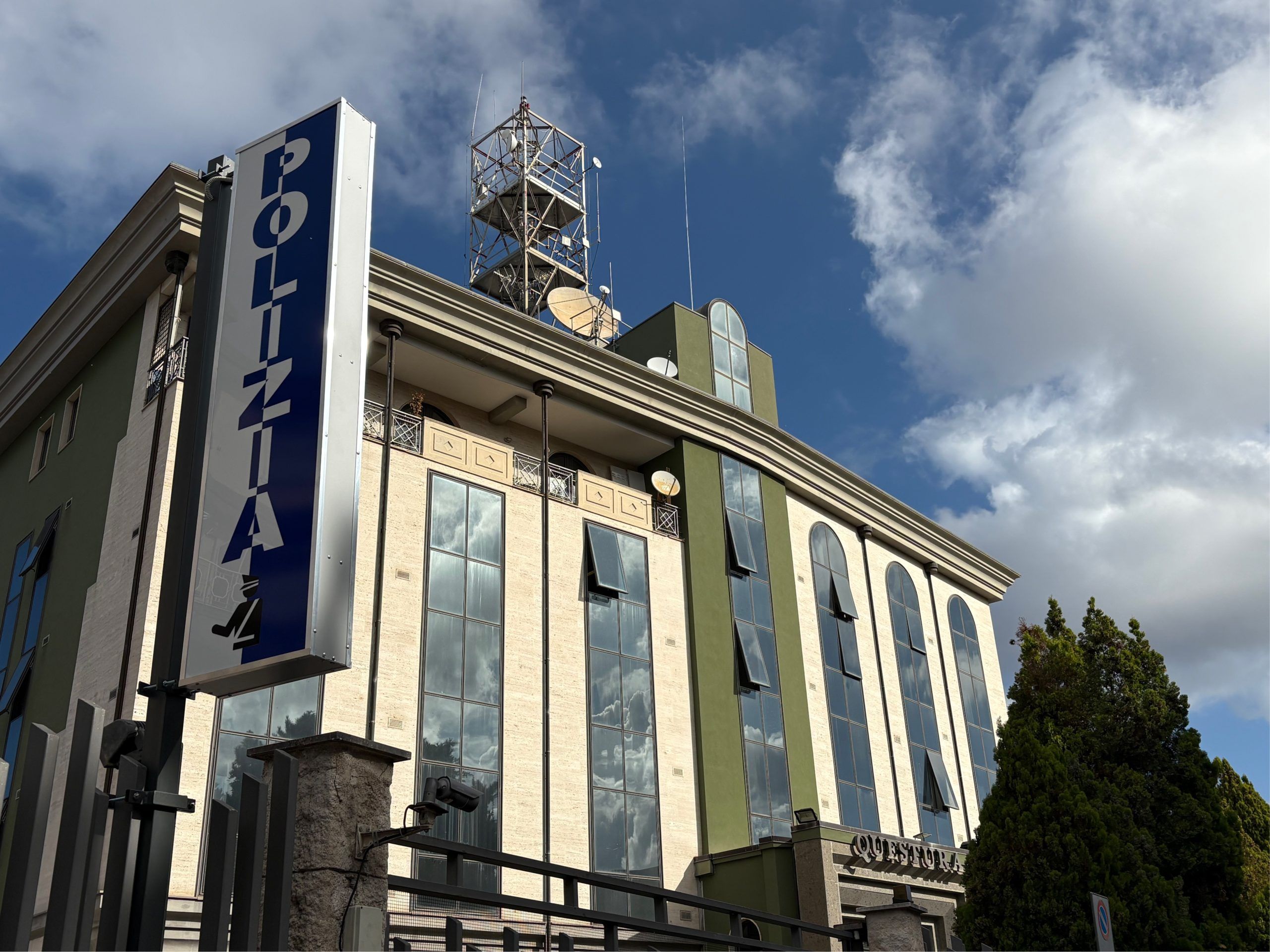 Abusi sessuali e violenze sulla compagna davanti ai figli minori, arrestato a Vibo