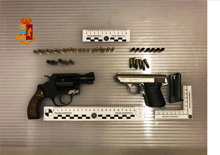 Rinvenute armi e munizioni in via Popilia a Cosenza, indaga la Polizia