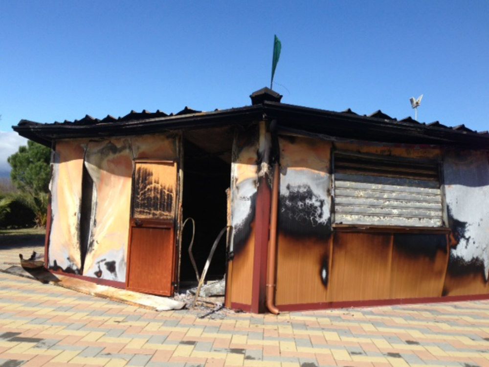 Lido in fiamme a Marina di Sibari