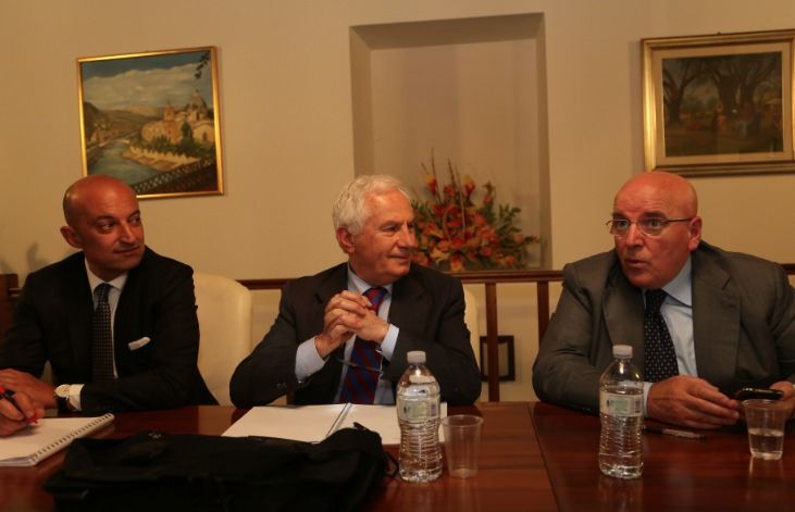 Sanità, Oliverio: «Riorganizzare il sistema delle guardie mediche»