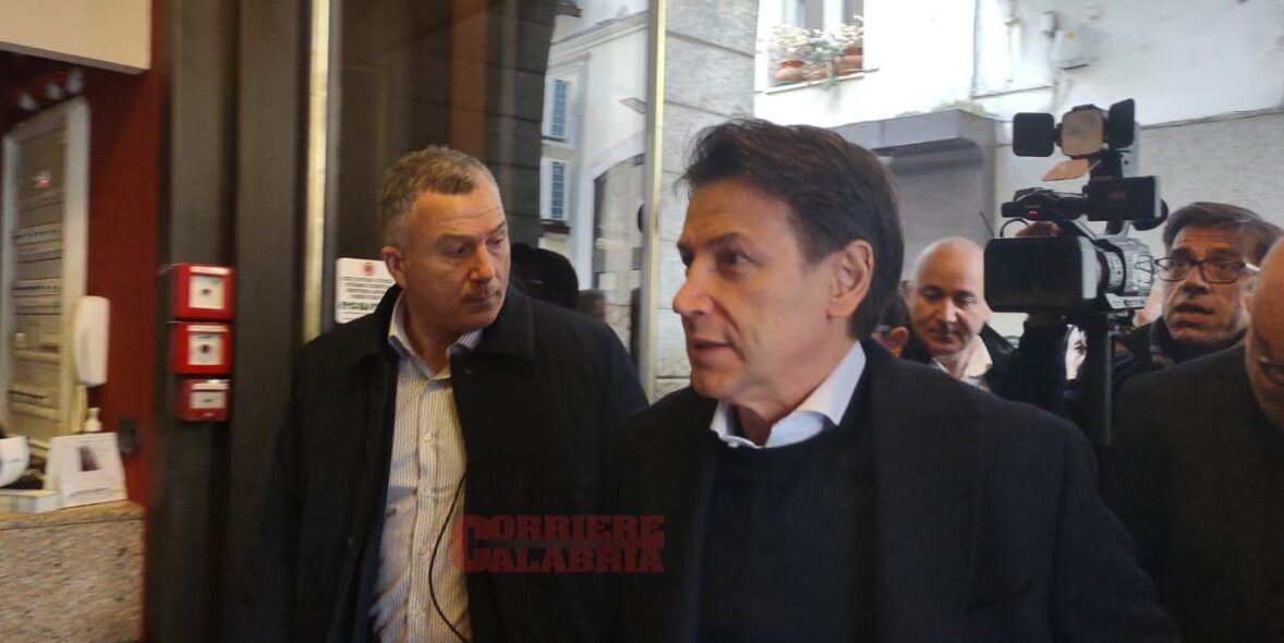 Conte (ancora) non decide e i big territoriali non si mettono d’accordo, impasse M5S in Calabria