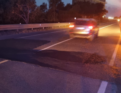 SS 106, allo svincolo di Roghudi “cede” la pavimentazione stradale – VIDEO