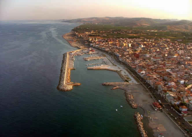 La tirannia dei cirotani su mare e pescatori. «Pretendono il pesce migliore a prezzi stracciati»