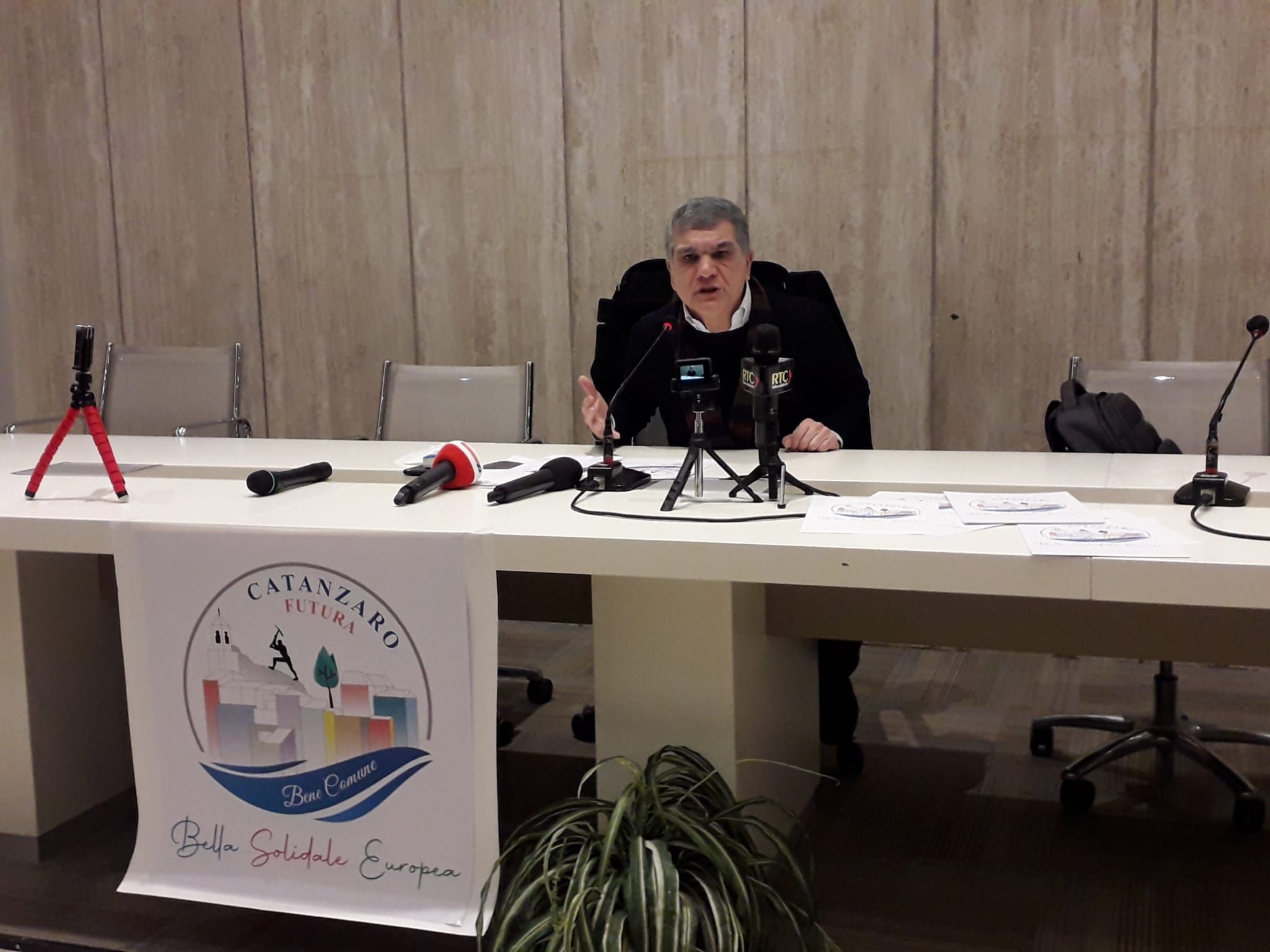 Catanzaro, come da previsioni: anche Casalinuovo si candida sindaco