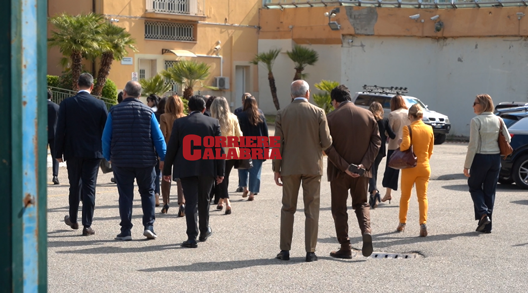 Carcere di Cosenza, disposta la rimozione dei pannelli in plexiglass