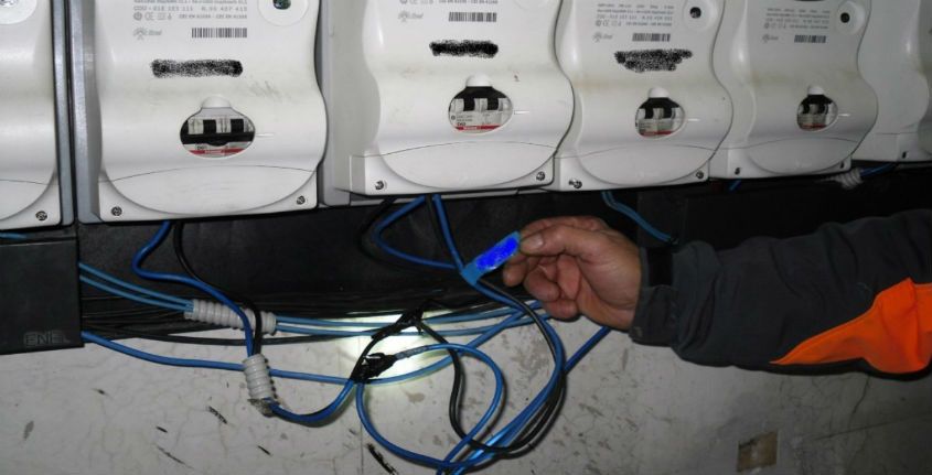 Furto di energia elettrica per 200mila euro, 63enne arrestato a Condofuri