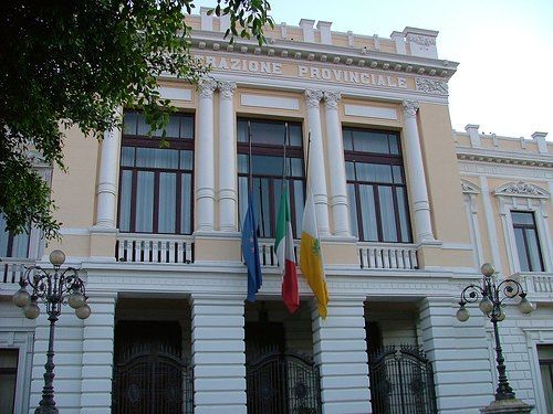 I finanziamenti "sulla fiducia" della Provincia di Reggio