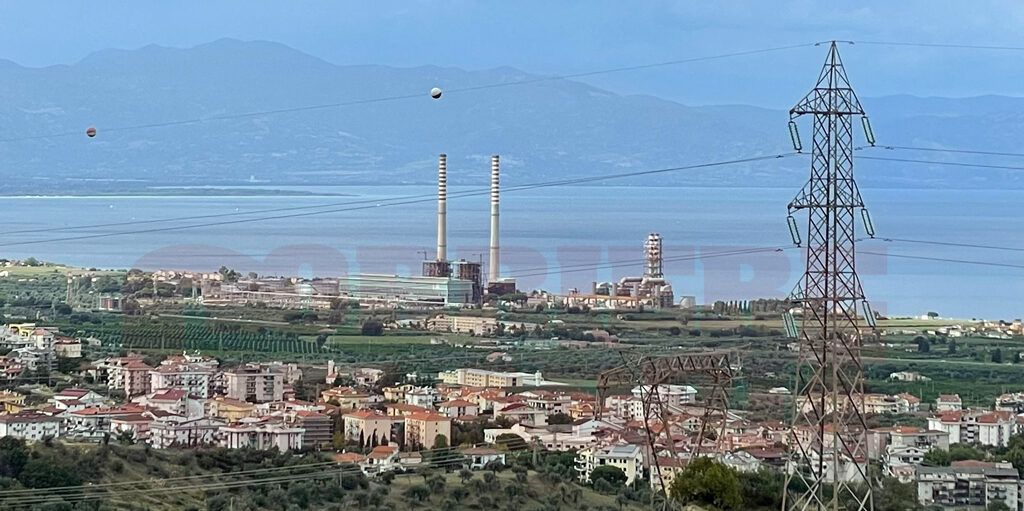 Nuova vita per la centrale di Corigliano Rossano? Guido: «Enel ragiona sul fotovoltaico ma non sulla bonifica»