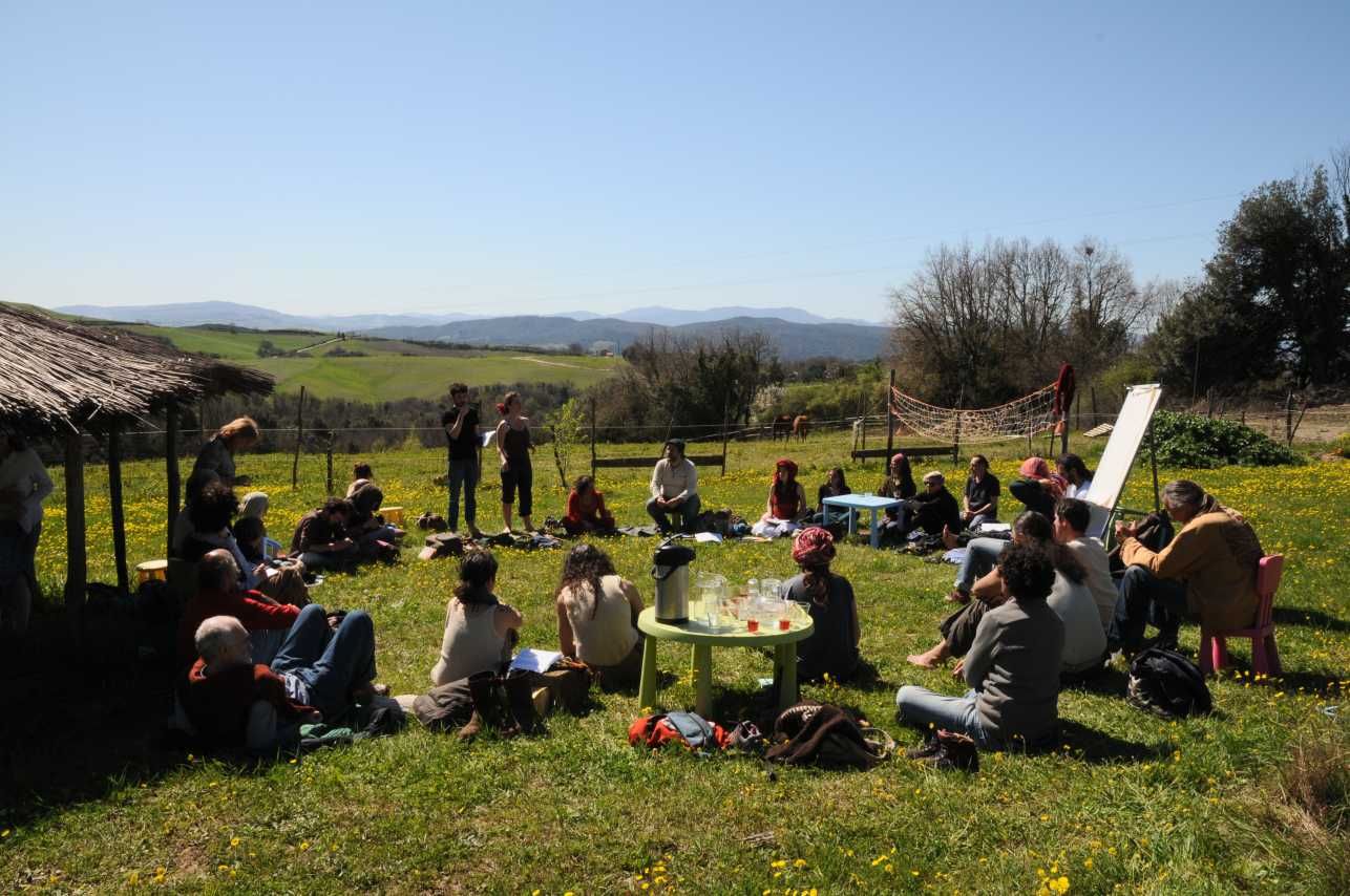 Ritorno alla terra, quelli che «mollano tutto» e vanno a vivere in una comune