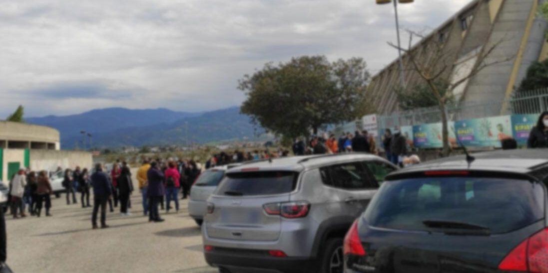 Nell’hub vaccinale di Corigliano Rossano, all’inaugurazione somministrazioni anche ai fuori lista