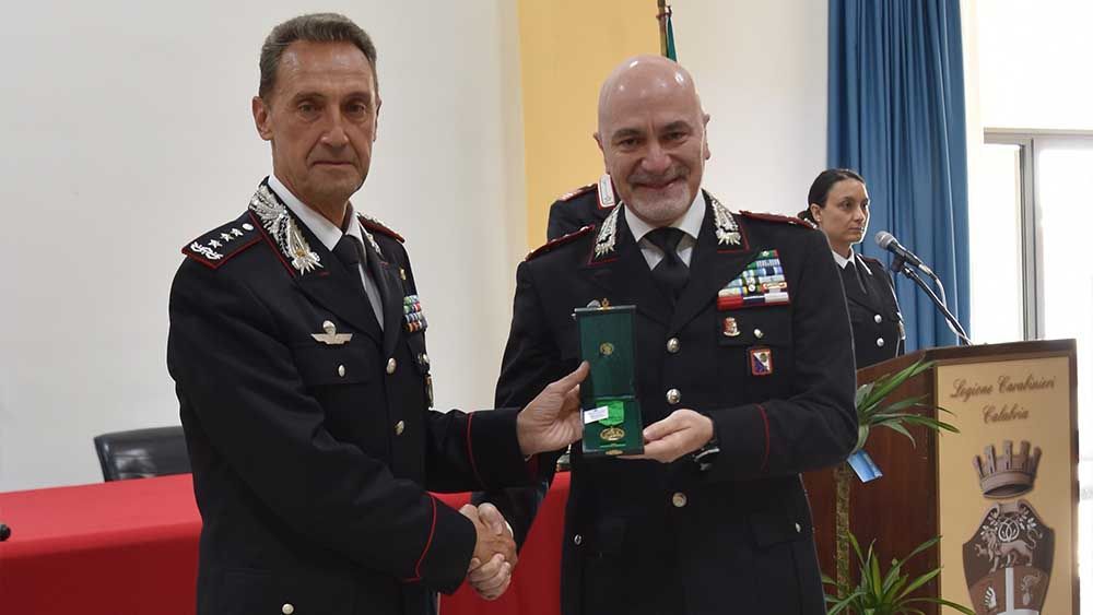 Catanzaro, “Medaglia mauriziana” a 34 carabinieri per i 50 anni di servizio