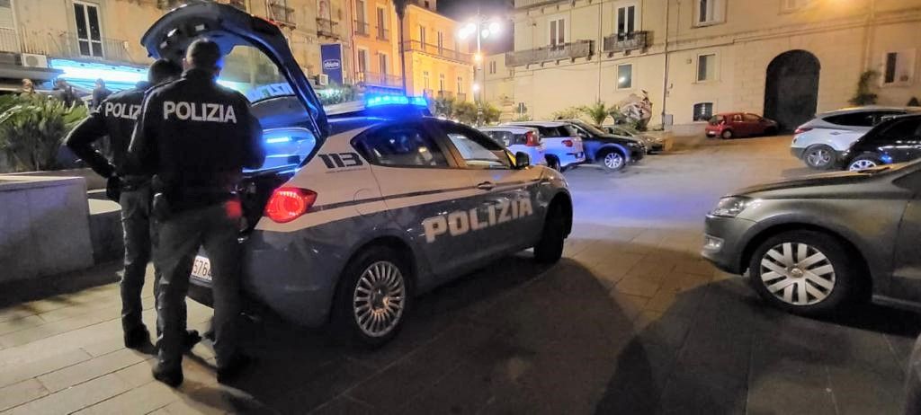 Maxirissa tra giovani nel centro di Vibo, 9 provvedimenti della polizia