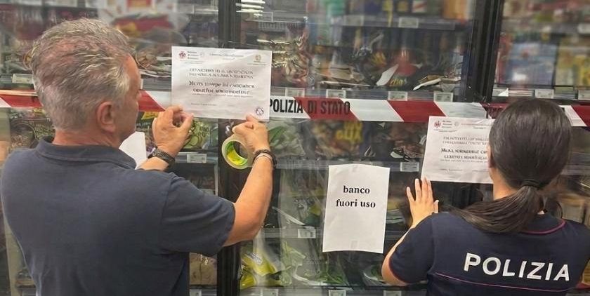 Crotone, sospesa un’attività commerciale e sequestrati oltre 100 kg di prodotti alimentari